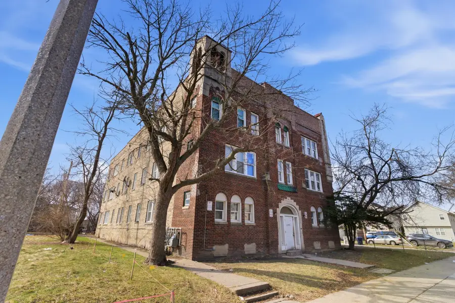 2453 N 17th St, Milwaukee, WI 53206 - #2