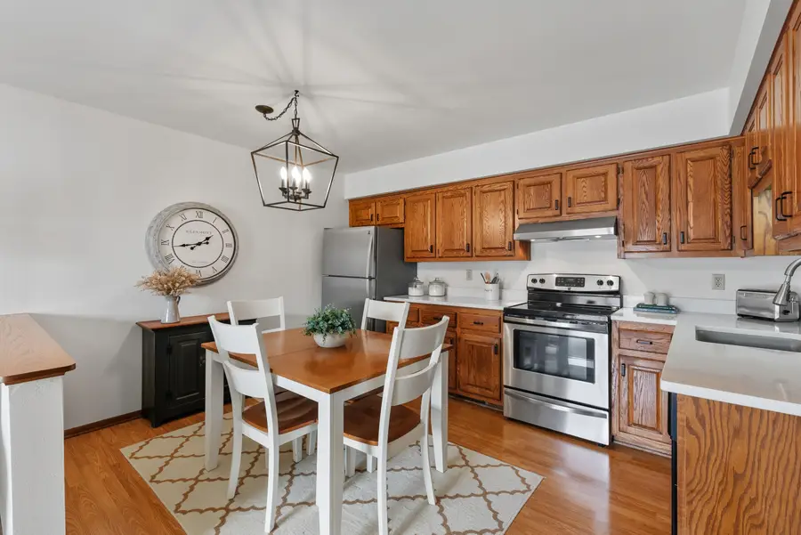 6461 S Crabapple Ct, Oak Creek, WI 53154 - #2