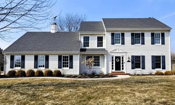 4176 Meadowlark Ln, Richfield, WI 53033