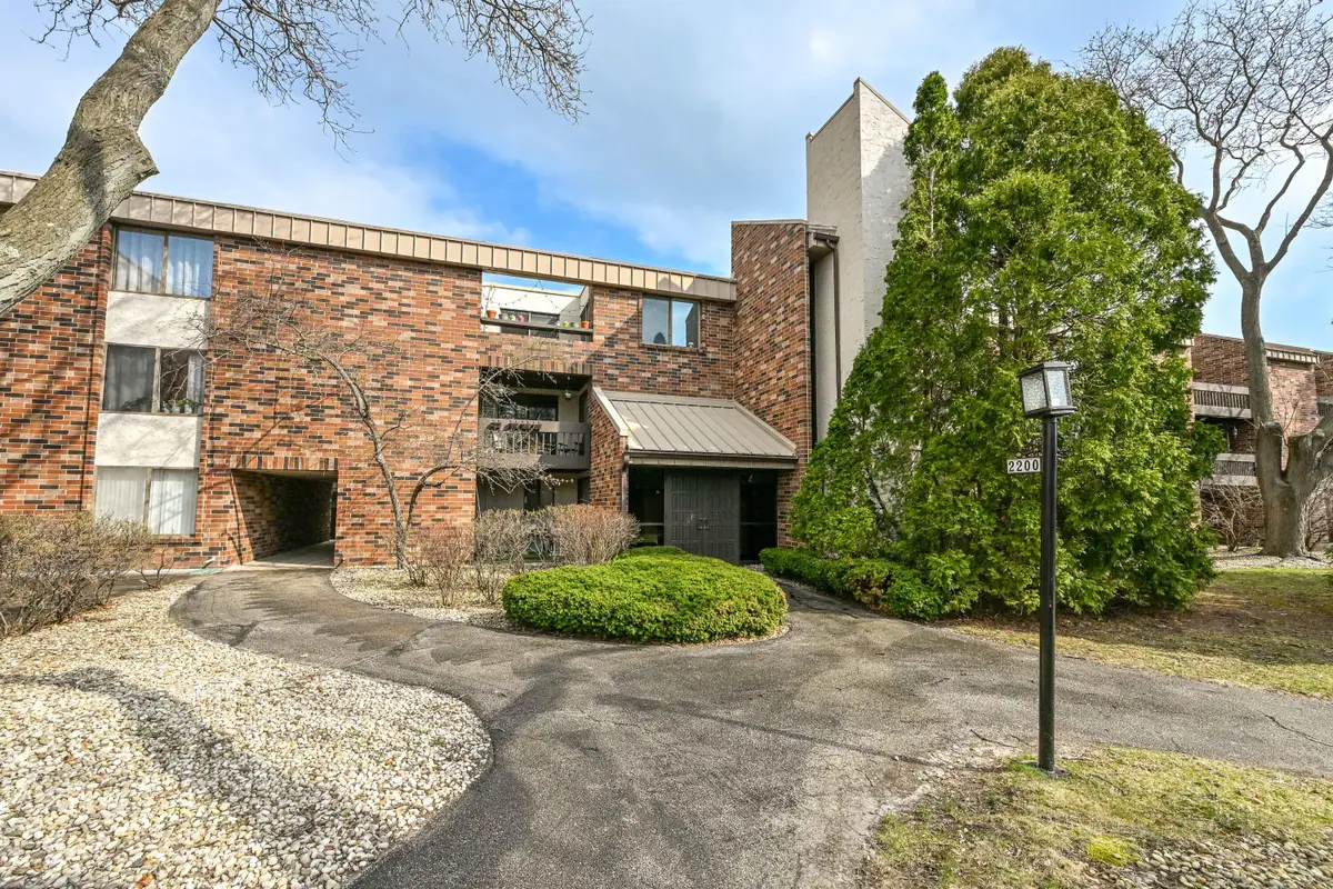 2200 W Good Hope Rd, Glendale, WI 53209 - #1