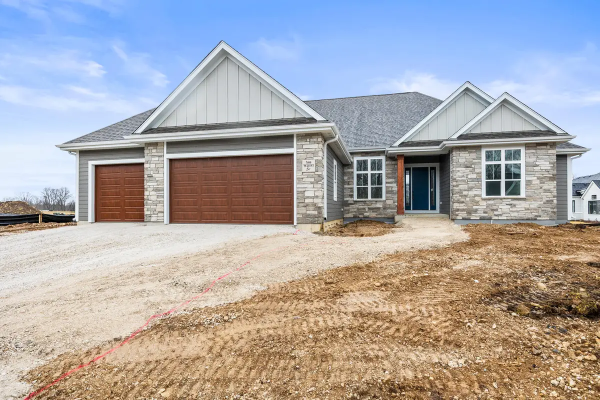 N66W21193 Sweet Clover Dr, Menomonee Falls, WI 53051 - #1