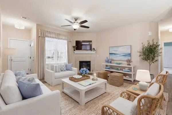 W197N16894 Stonewall Dr, Jackson, WI 53037