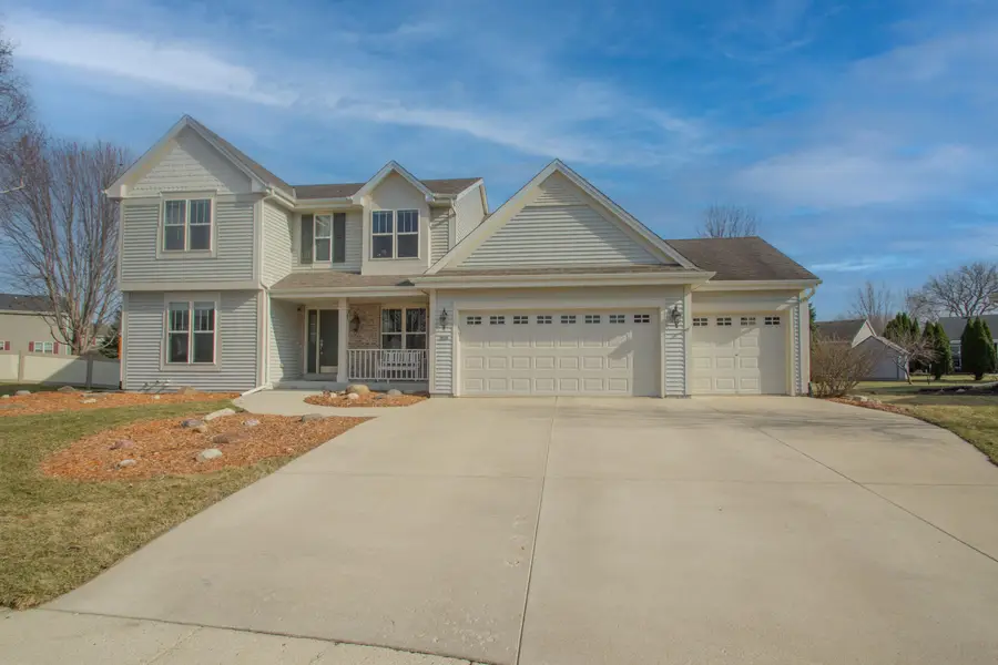 805 Red Fox Ct, Watertown, WI 53094 - #3