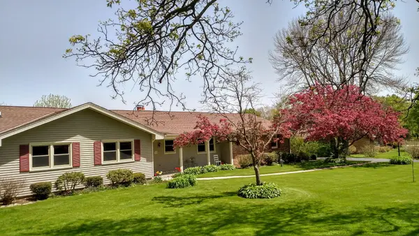 4394 S Pin Oak Ln W, Waukesha, WI 53189