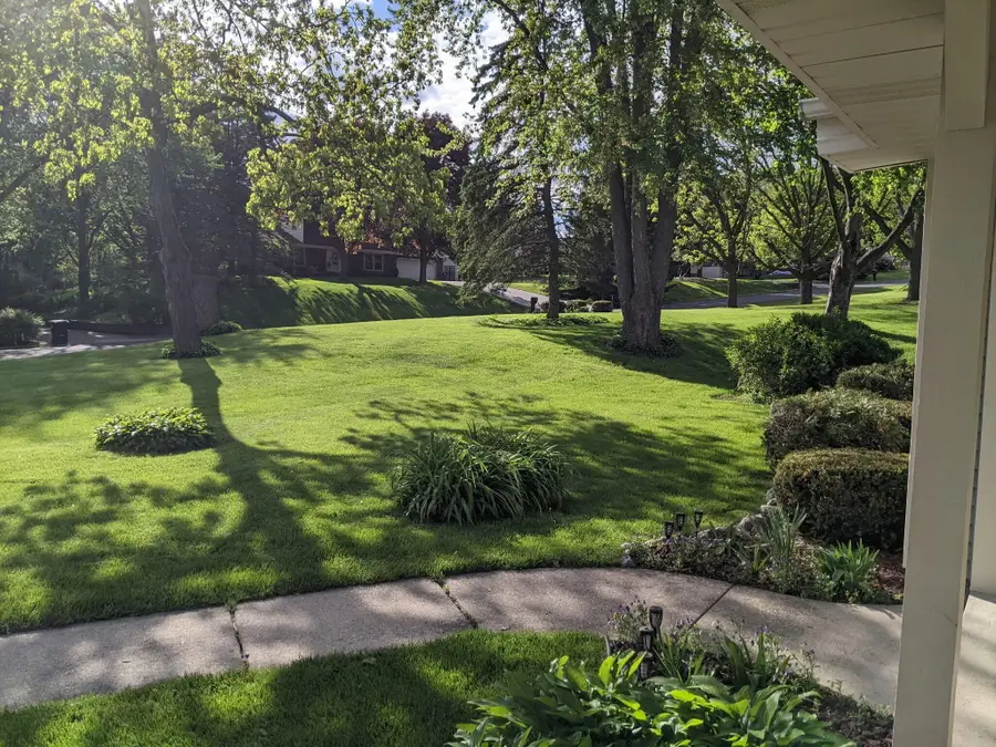 4394 S Pin Oak Ln W, Waukesha, WI 53189 - #2