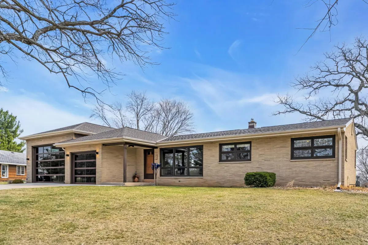 444 N Sherman St, Eagle, WI 53119 - #1