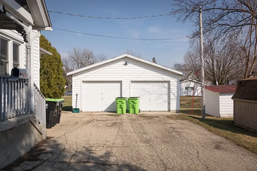 414 Grove St, Mayville, WI 53050 - #2