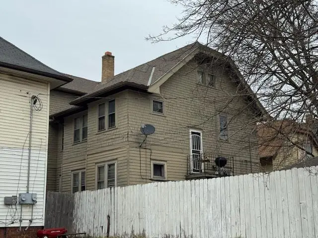2706 N 49th St, Milwaukee, WI 53210 - #3