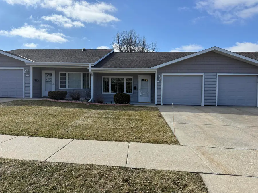 1159 Stillwater Ln, Hartford, WI 53027 - #2