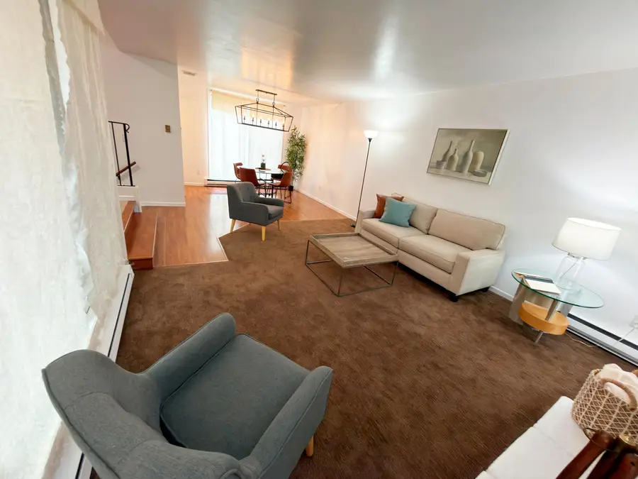 5266 S Somerset Ln, Greenfield, WI 53221 - #3