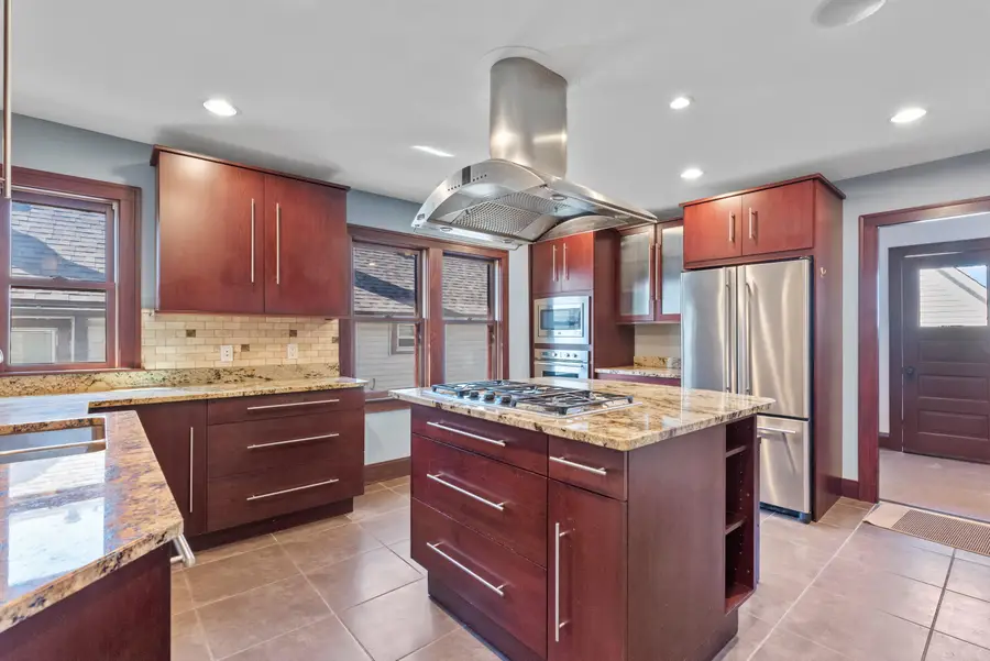 1845 N Warren Ave, Milwaukee, WI 53202 - #2