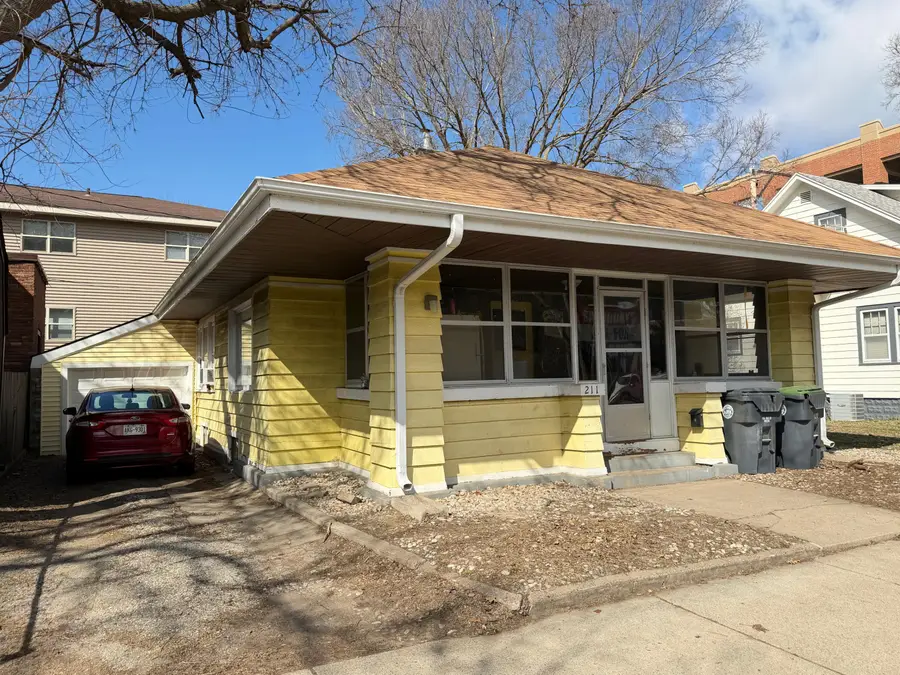 211 16th St N, La Crosse, WI 54601 - #2