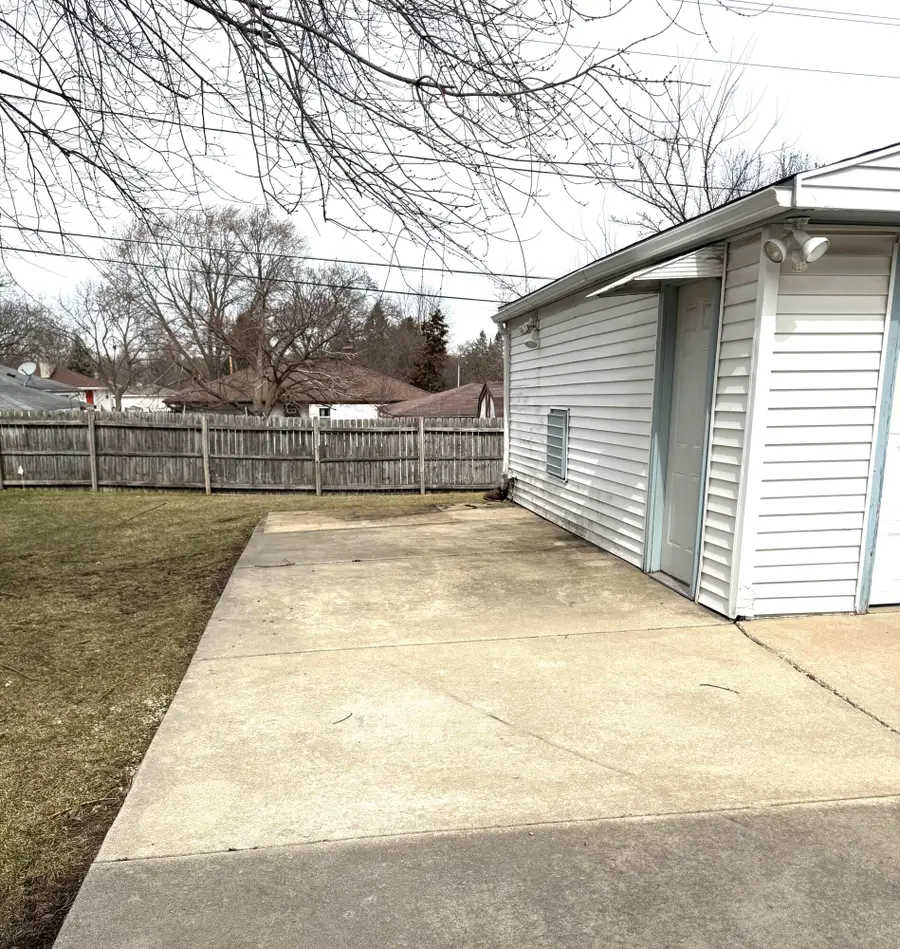 8830 W Acacia St, Milwaukee, WI 53224 - #3