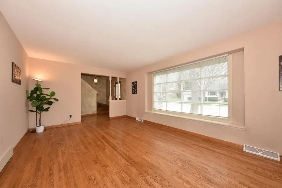 5801 N Lake Dr, Whitefish Bay, WI 53217 - #3