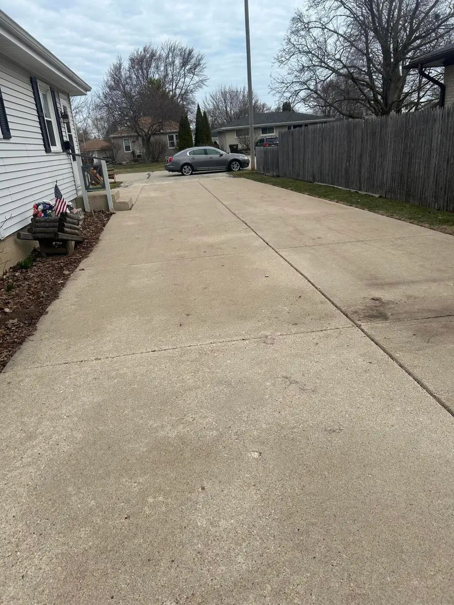 1625 Johnson Ave, Caledonia, WI 53402 - #3