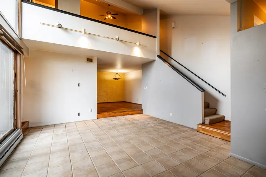 5190 Woodbridge Ln, Greenfield, WI 53221 - #3