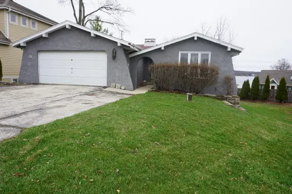 W183S7682 Kingston Dr, Muskego, WI 53150