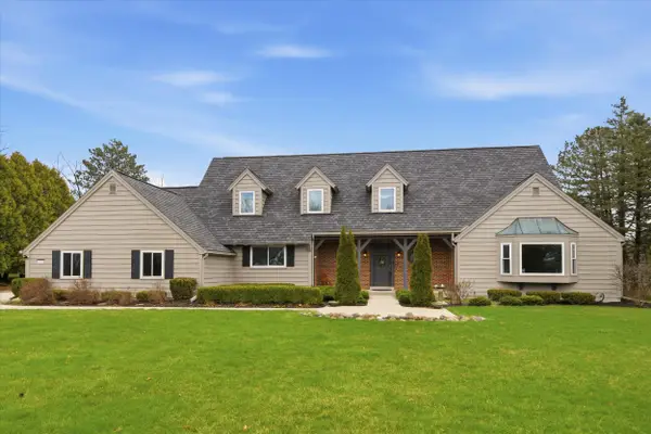 10270 N Range Line Ct, Mequon, WI 53092