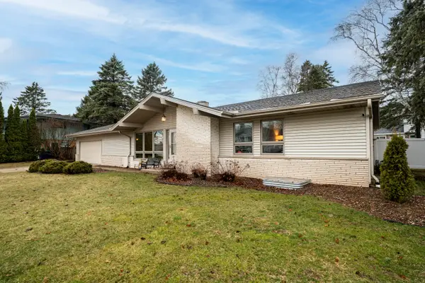 955 W Whitefish Rd, Port Washington, WI 53074