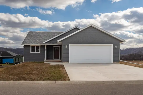 205 Pheasant Run, Rollingstone, MN 55969