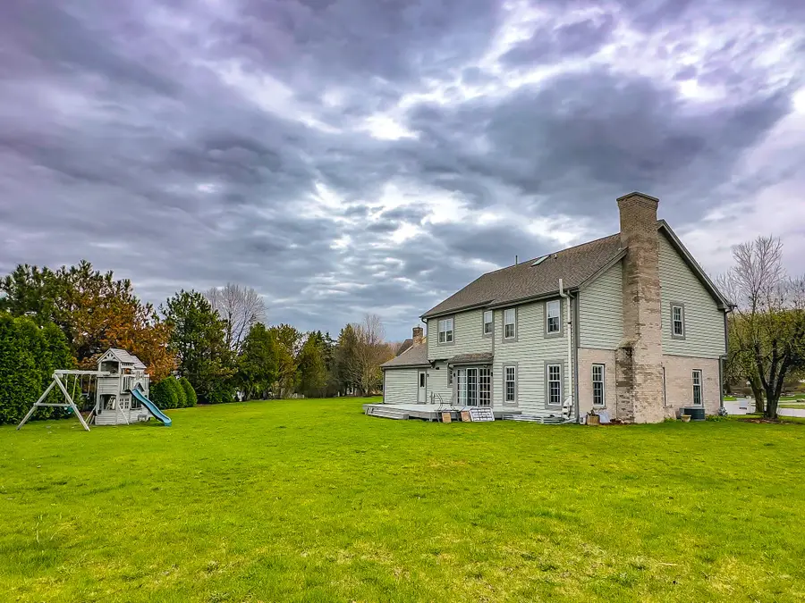 19560 Edmonton Ct, Brookfield, WI 53045 - #3