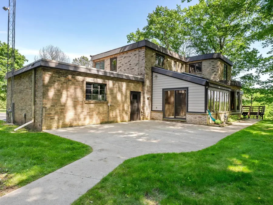 1608 N Rapids Rd, Manitowoc, WI 54220 - #3