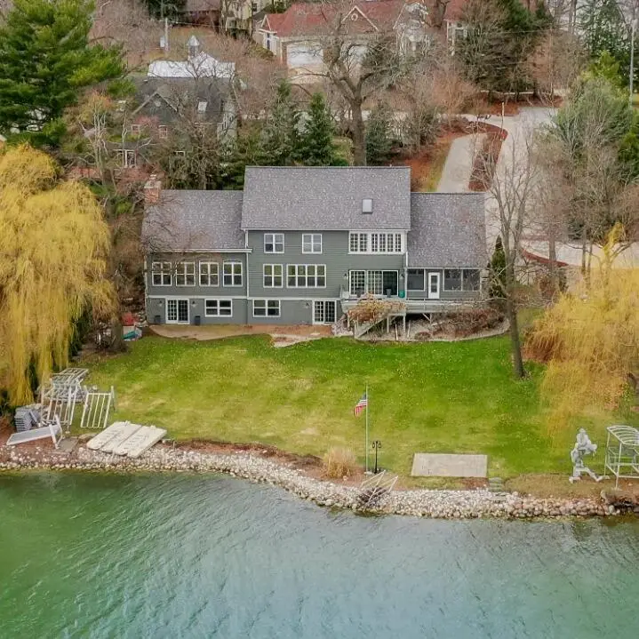 W277N3016 Rocky Point Rd, Pewaukee, WI 53072 - #2