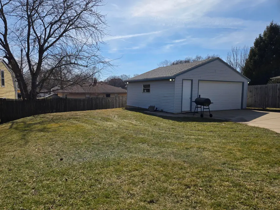 9325 W Darnel Ave, Milwaukee, WI 53224 - #3