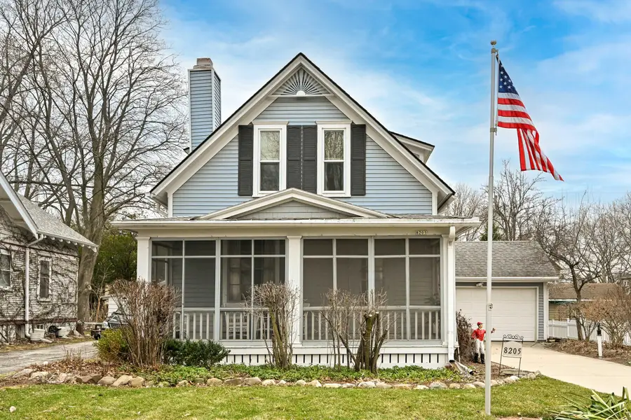 8205 Chestnut St, Wauwatosa, WI 53213 - #2