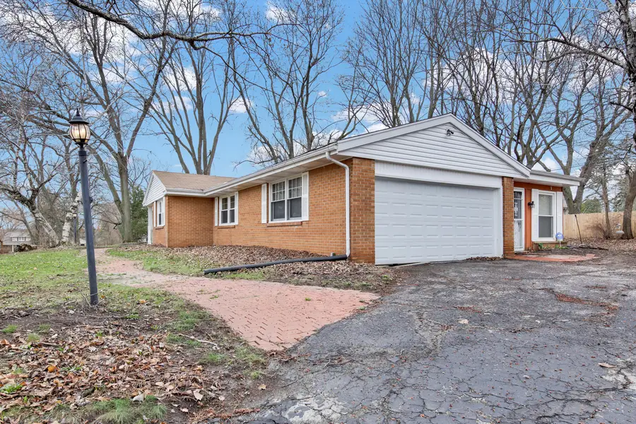 525 Catskill Rd, Brookfield, WI 53186 - #2