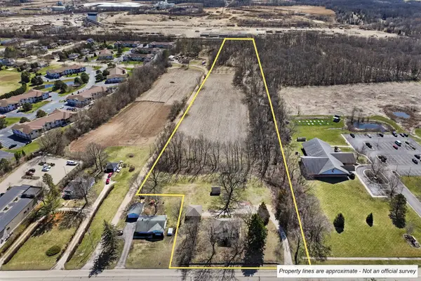 34911 W State St, Burlington, WI 53105