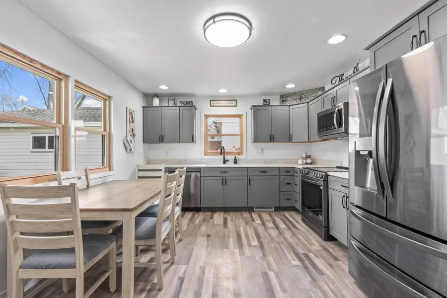 128 Roosevelt St, Valders, WI 54245 - #2