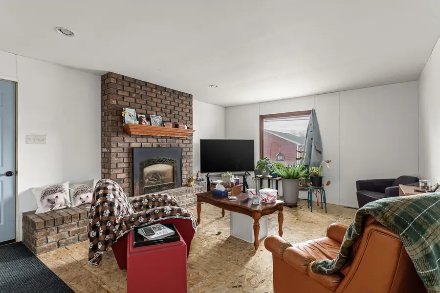 11217 W Mallory Ave, Hales Corners, WI 53130 - #2