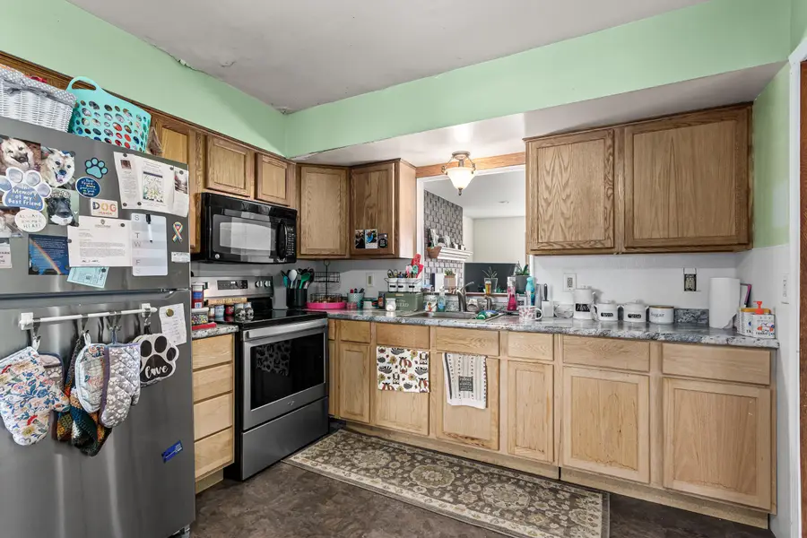 11217 W Mallory Ave, Hales Corners, WI 53130 - #3