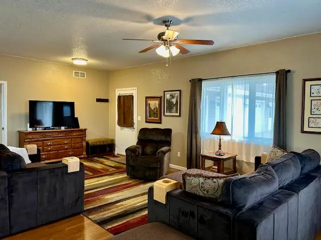 1347 Rawhide Dr, Farmington, WI 53090 - #2