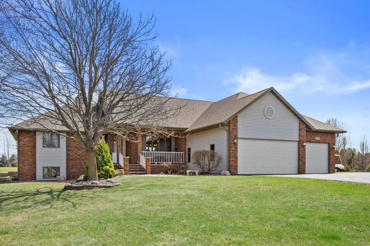 3107 67th Dr, Yorkville, WI 53182 - #1