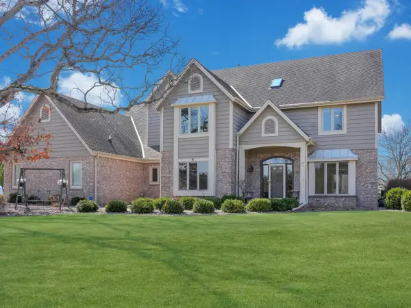 9223 W Wyndham Hills Ct, Franklin, WI 53132