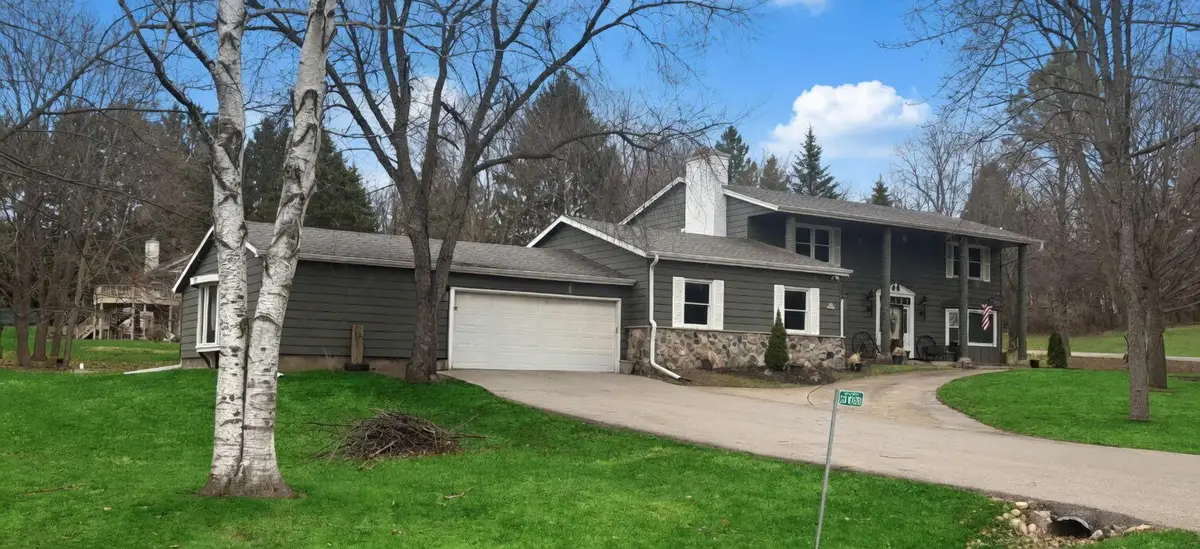 S28W30310 West End Ln, Genesee, WI 53188 - #1