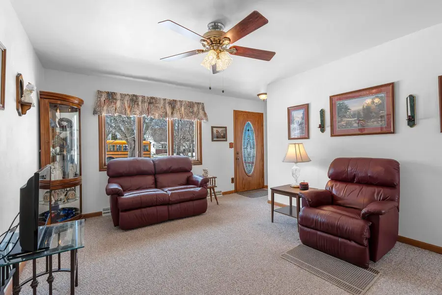 1465 N 8th St, Manitowoc, WI 54220 - #3