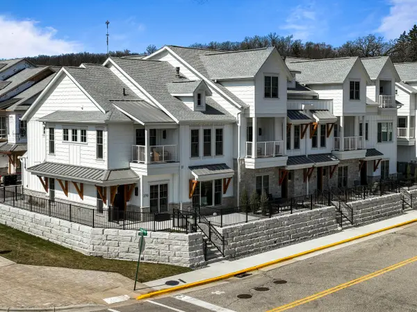 278 High St, Fontana, WI 53125