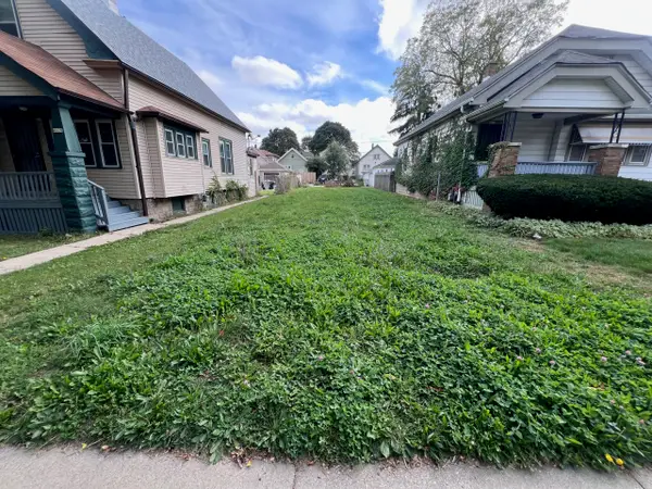 4024 N 19th St, Milwaukee, WI 53209