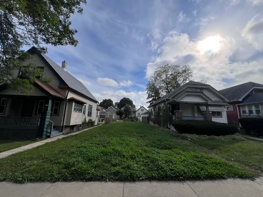 4024 N 19th St, Milwaukee, WI 53209 - #3