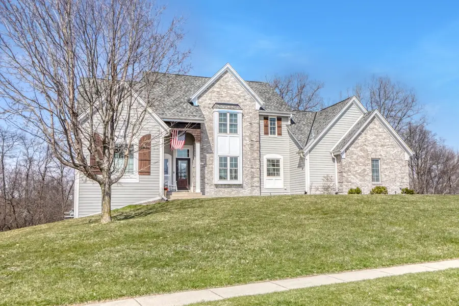 317 River Bluff Cir, Oconomowoc, WI 53066 - #3