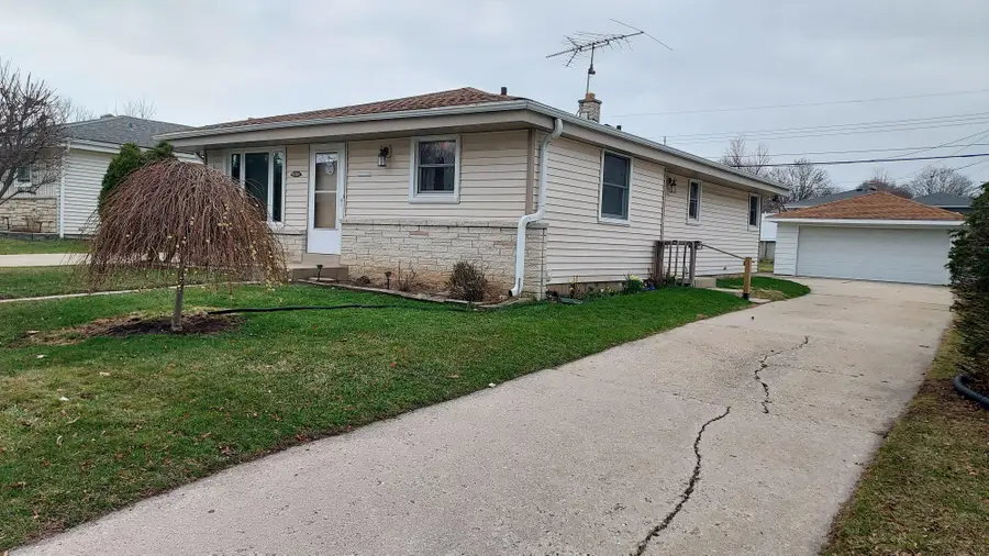 3642 S 95th St, Milwaukee, WI 53228 - #2