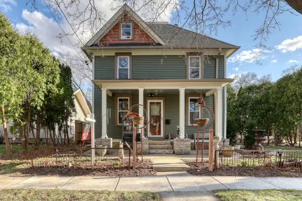 131 Oakland Ave, Mukwonago, WI 53149