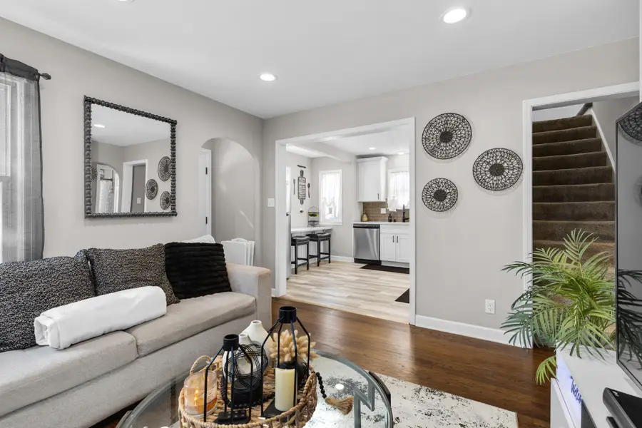 9006 W Dakota Ave, West Allis, WI 53227 - #3