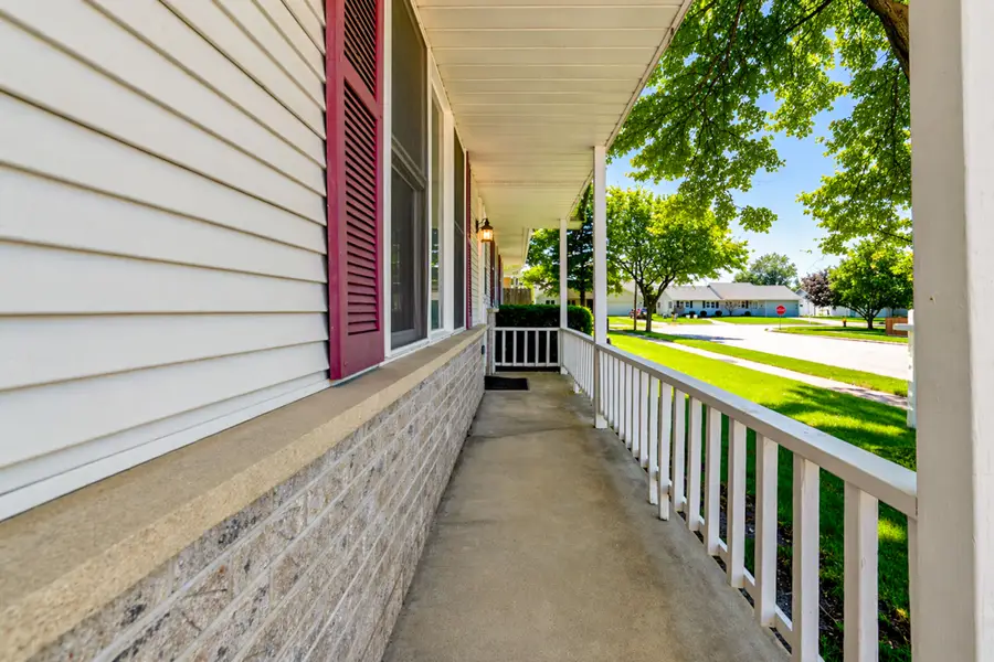 9617 Grayce Dr, Sturtevant, WI 53177 - #3