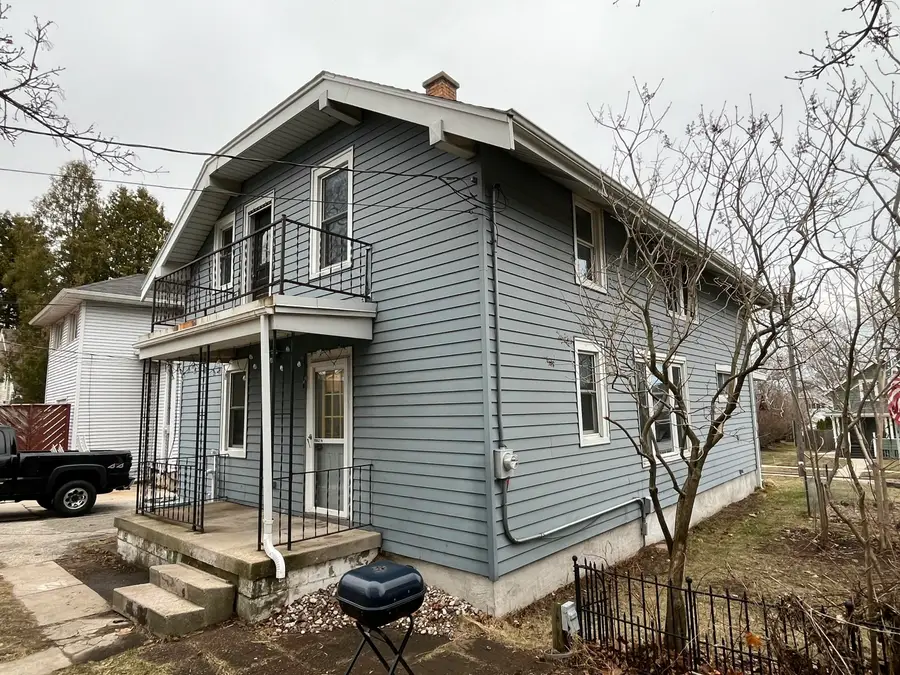 924 N 8th St, Manitowoc, WI 54220 - #3