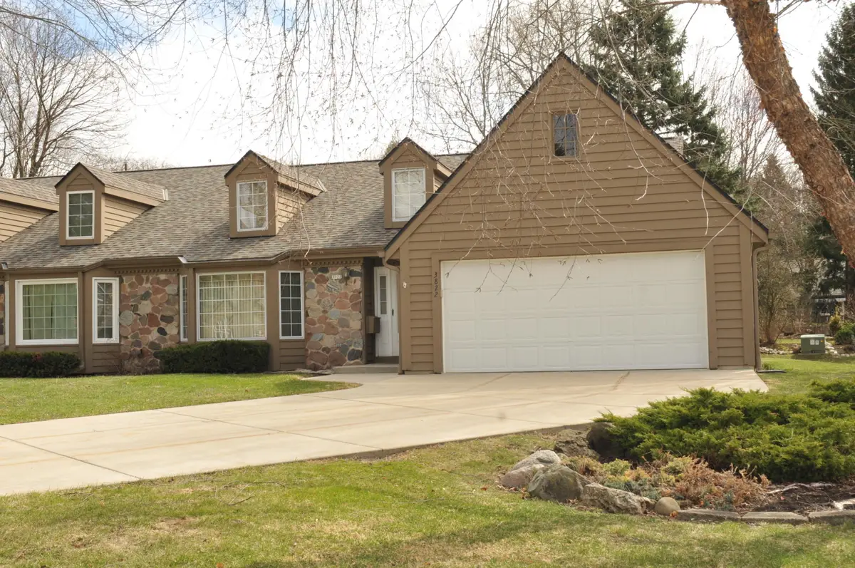 3822 S Oakbrook Dr S, Greenfield, WI 53228 - #1