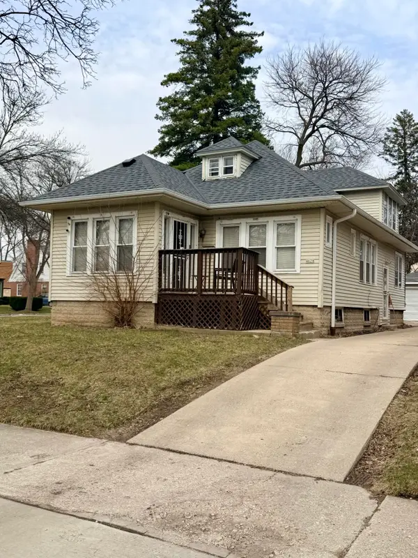 4628 W Leon Ter, Milwaukee, WI 53216